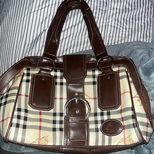 Burberry purse